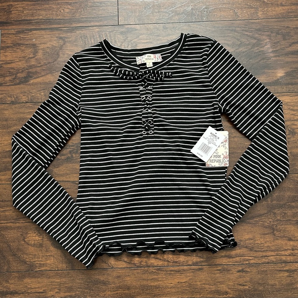 Black Striped Women's Top shirt blouse small‎ nwt